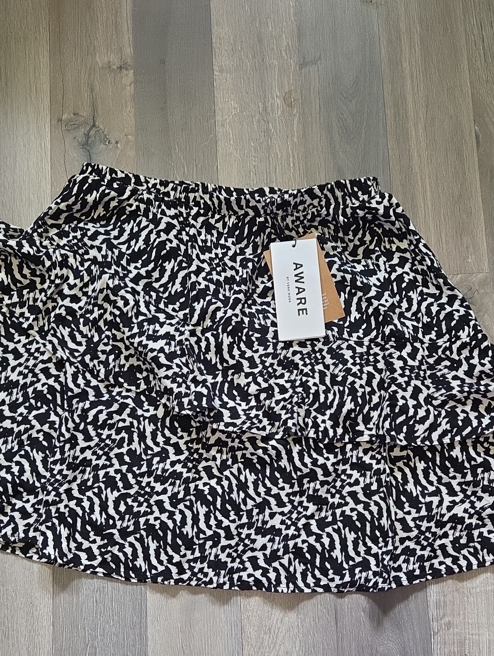 Vero Moda Black and White Mini Skirt